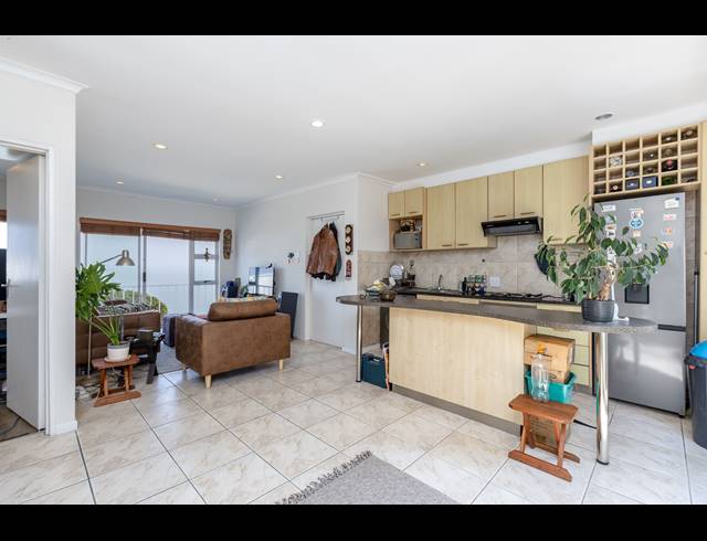 2 BEDROOM APARTMENT TO LET IN CAMPS BAY